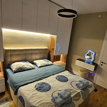 Anika Luxury At Diamond Center *