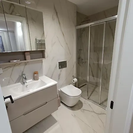 アパート Anika Luxury At Diamond Center スコピエ