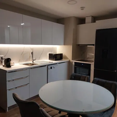 Апартаменти Anika Luxury At Diamond Center Скоп'є