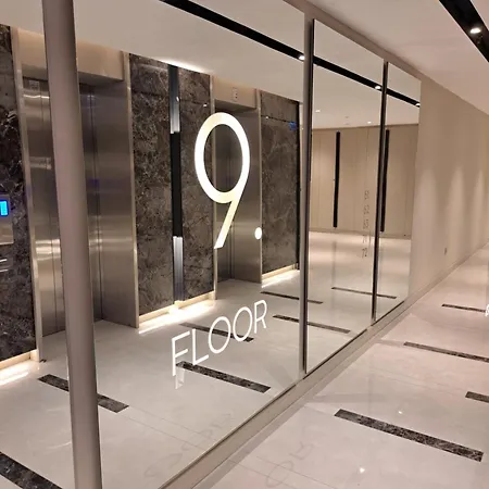 アパート Anika Luxury At Diamond Center