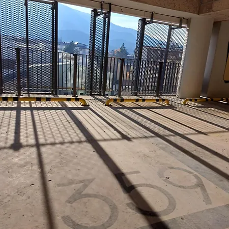 Anika Luxury At Diamond Center *