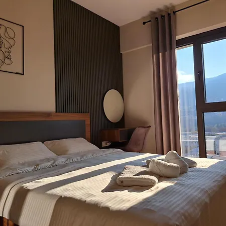 Anika Luxury At Diamond Center Apartment
