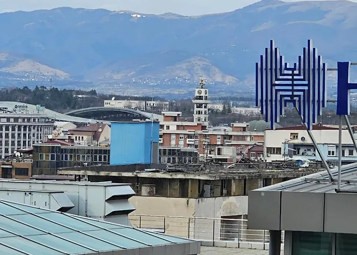 Anika Luxury At Diamond Center Apartment