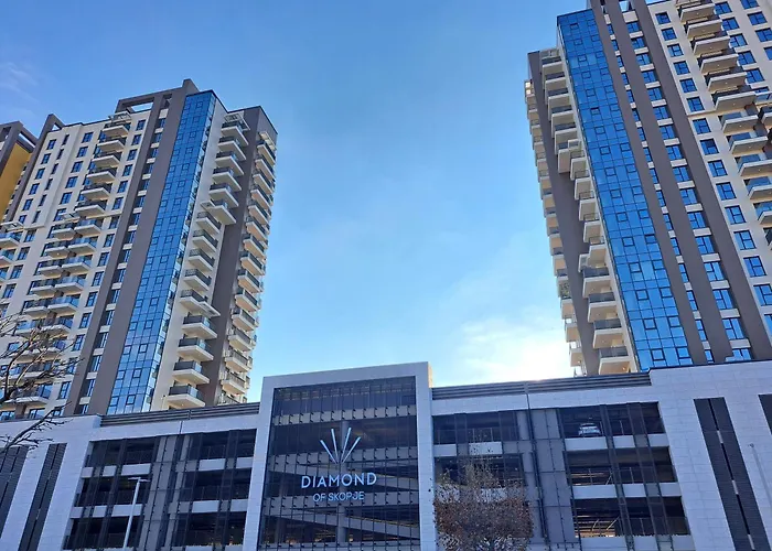 Anika Luxury At Diamond Center Apartment