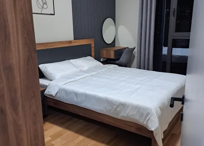 Anika Luxury At Diamond Center *